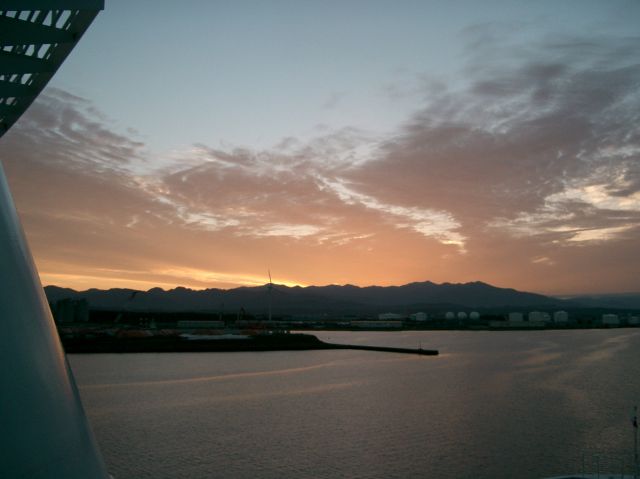 フェリーから新潟港を見る、新潟の夕焼け