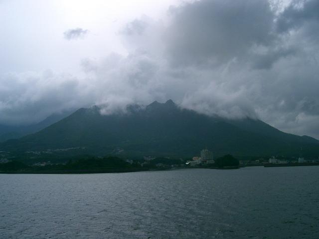 正面に普賢岳を見る