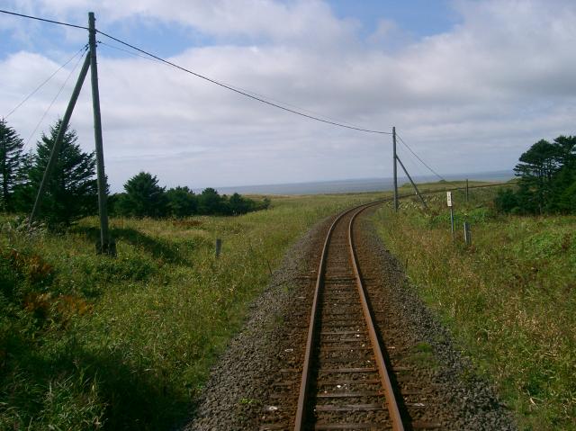 列車の後方に海が見えた、落石駅の手前