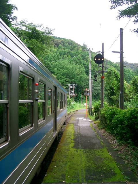 新改駅に停車したところ