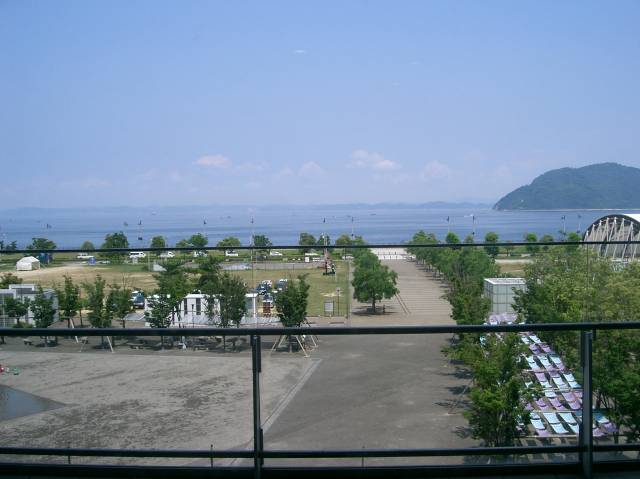 高松マリーナから瀬戸内方向を見る