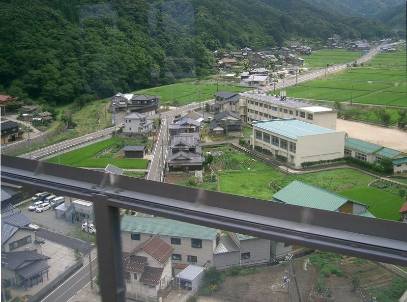 餘部駅の下の里を見る