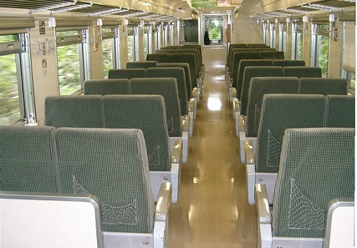普通列車、乗客無しで音威子府駅を発車